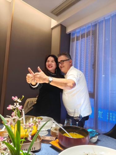 Welcome Long-Standing Spanish Clients for Visit and Celebration Dinner Welcome Long-Standing Spanish Clients for Visit and Celebration Dinner